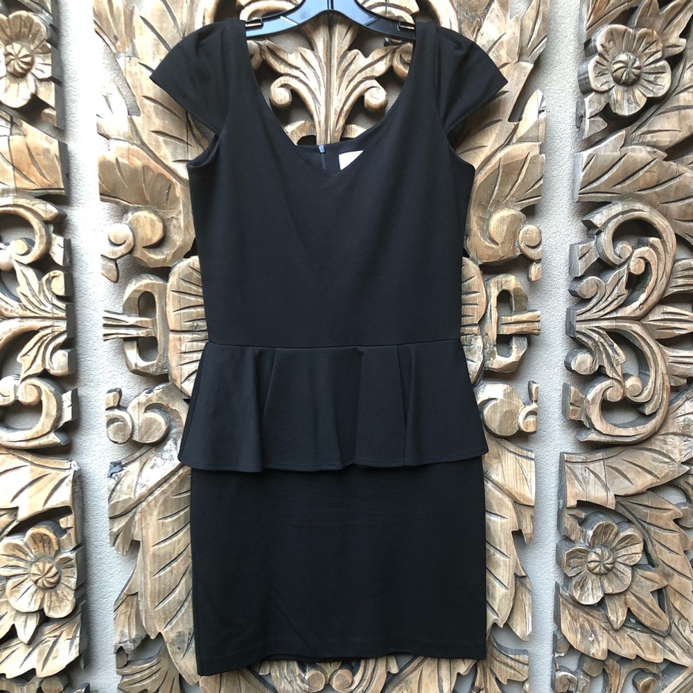 AMANDA UPRICHARD Black Peplum Mini Dress